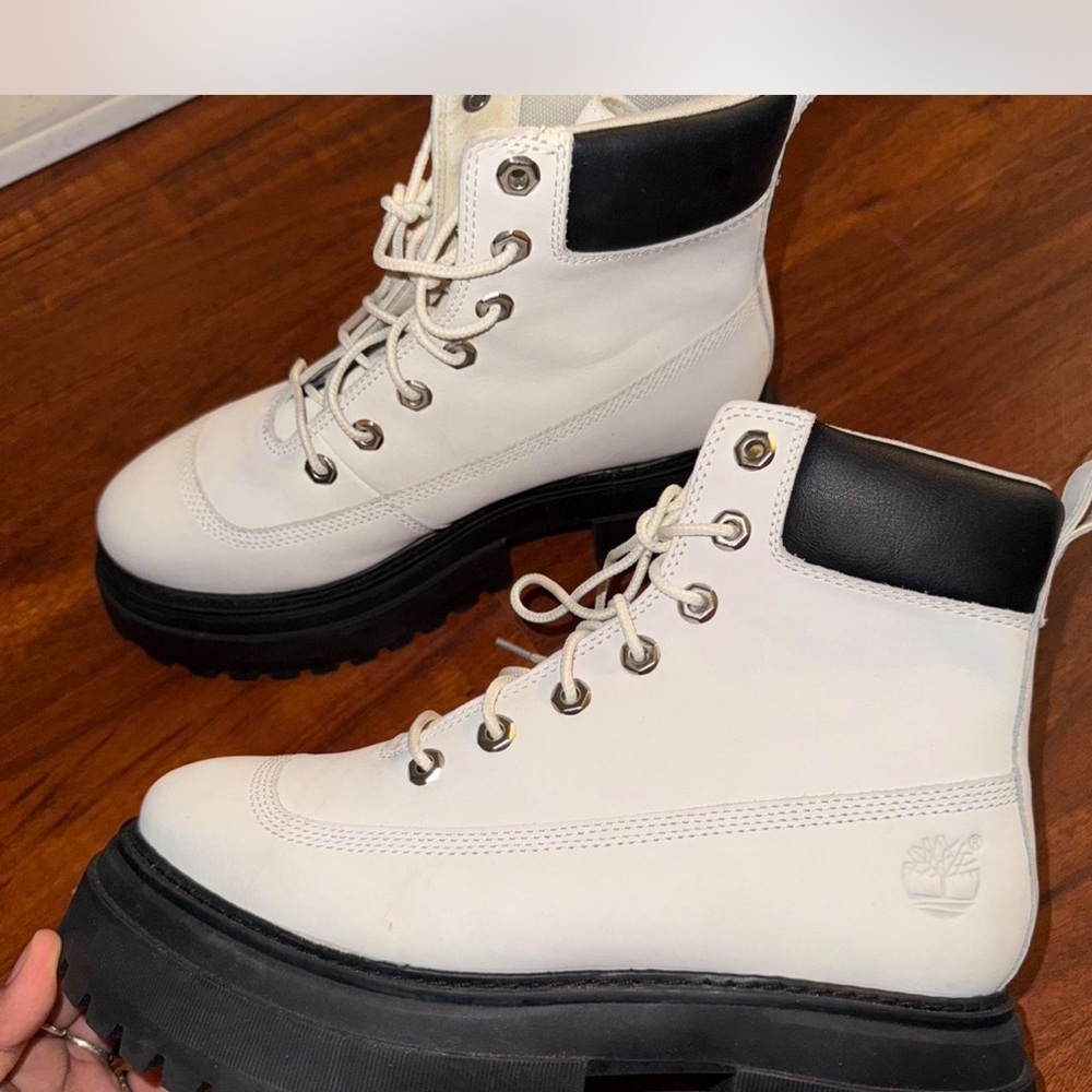 Timberland Women's White and Black Combat Boots